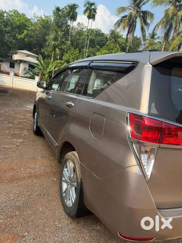 Toyota Innova Crysta 2.8z Automatic, 2016, Diesel