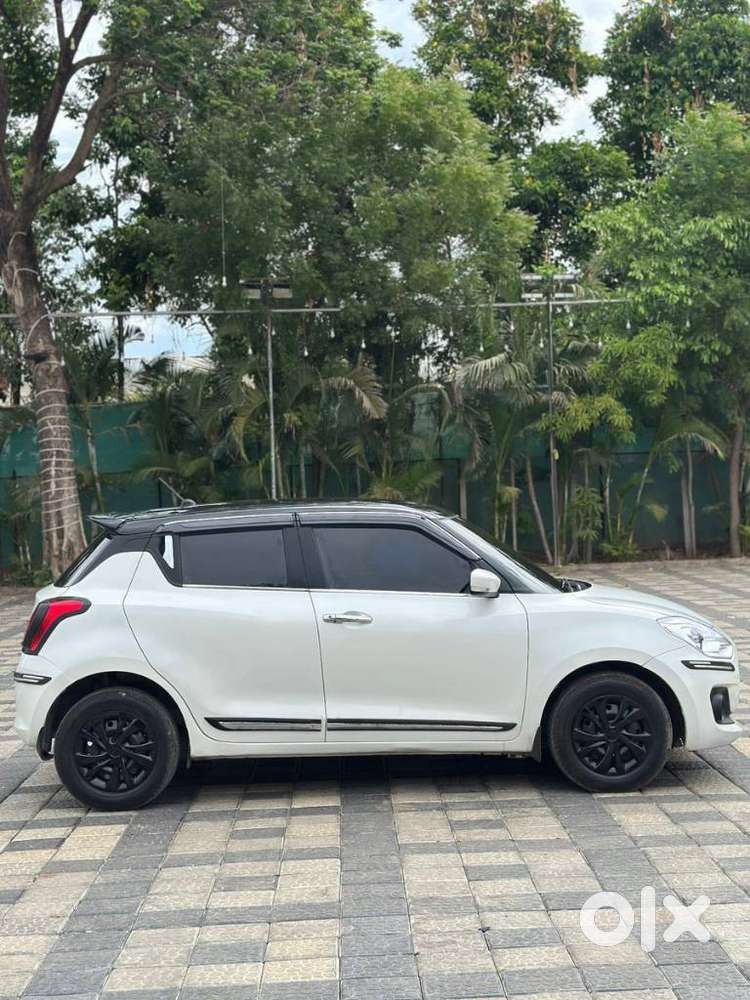 Maruti Suzuki Swift Vxi + Manual, 2021, Petrol