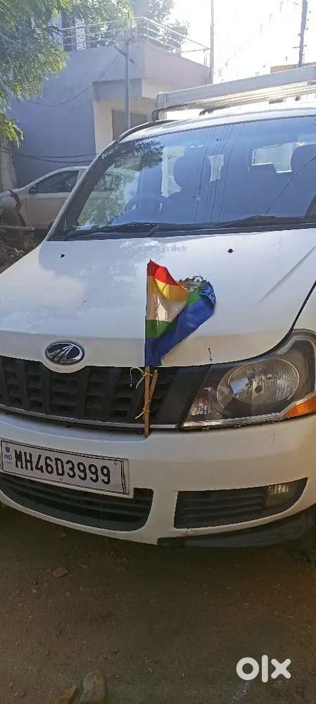 गाड़ी चालू कंडीशन में हैऔर रनिंग है  टायर नये है बैटरी नयी है