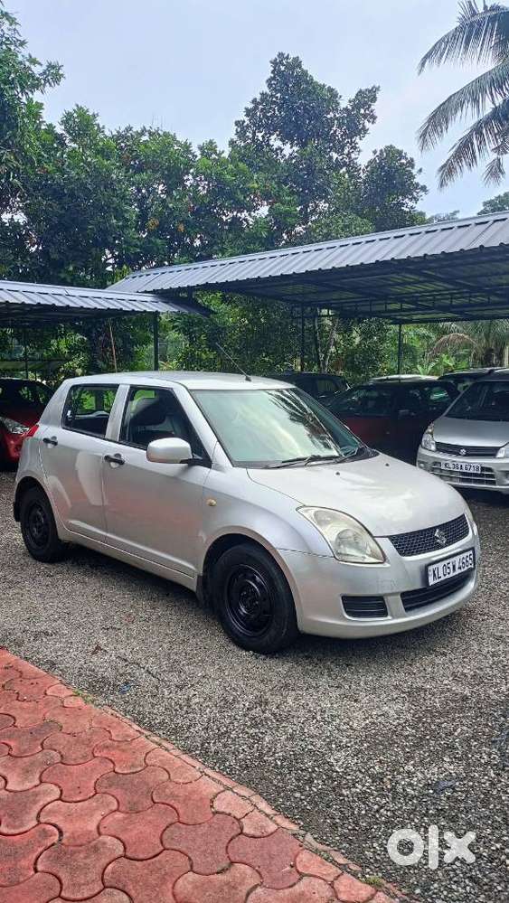 Maruti Suzuki Swift Lxi Bsiv, 2006, Petrol
