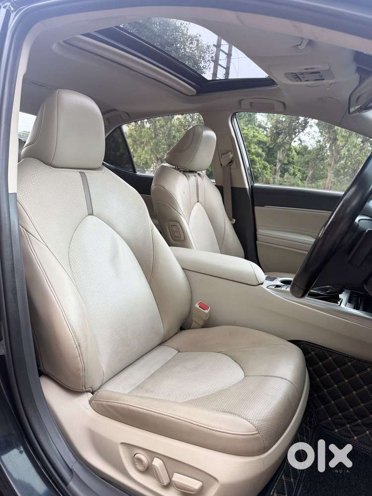 Toyota Camry Hybrid, 2019, Petrol