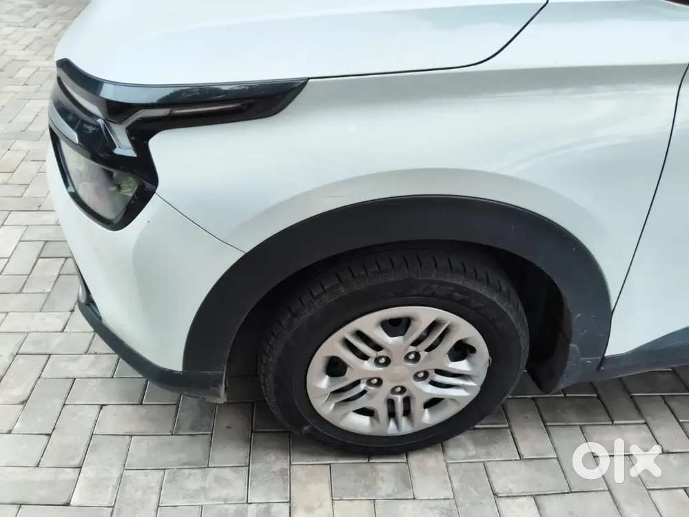 Kia Carens Premium Petrol 2024