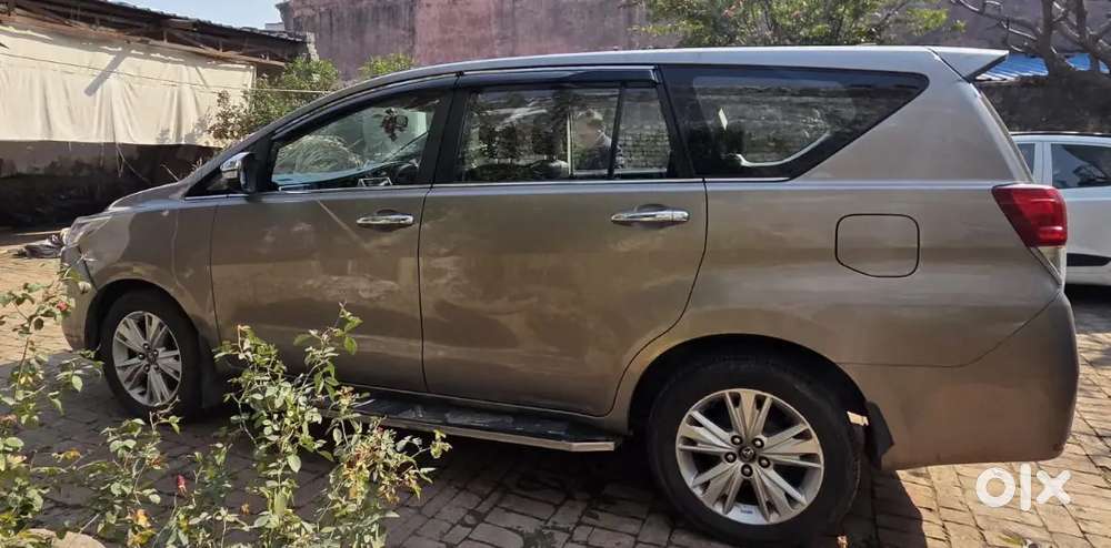 Toyota Innova Crysta 2016 Diesel 80000 Km Driven