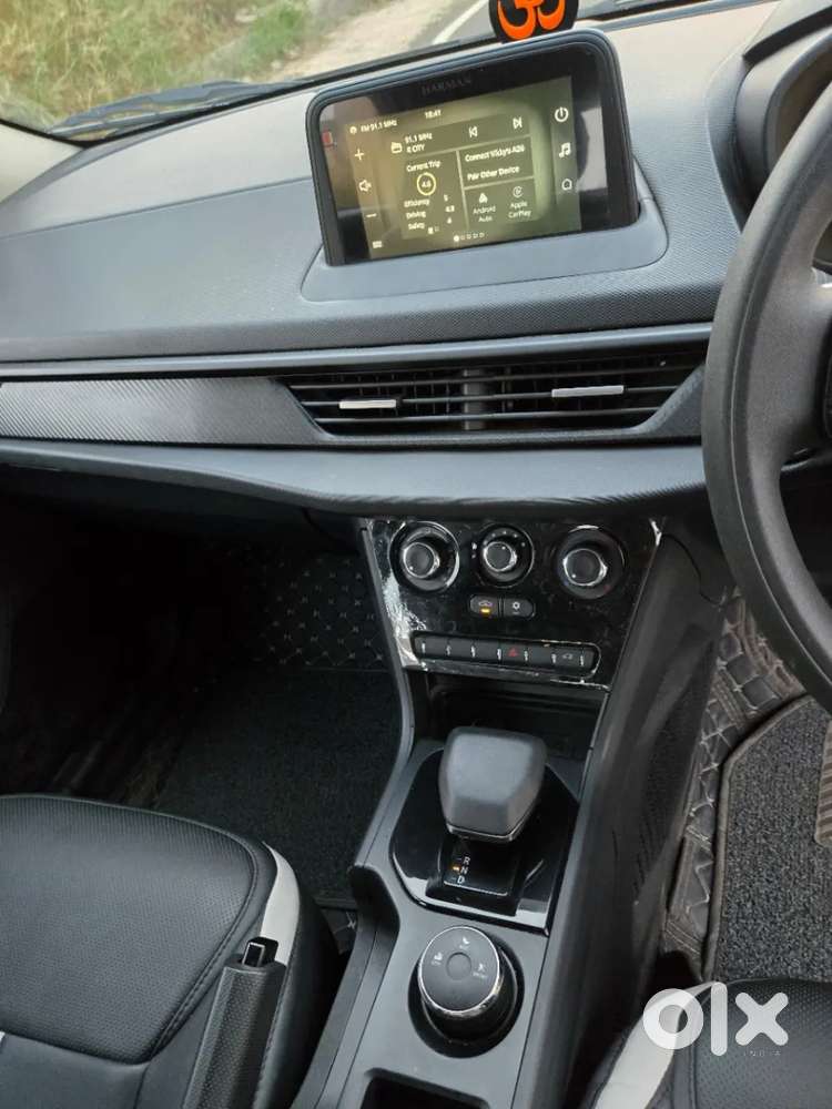 Tata Nexon, 2025, Petrol