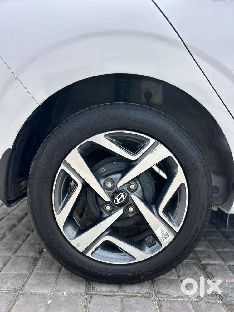 Hyundai Aura 1.2 Sx Cng, 2024, Cng & Hybrids