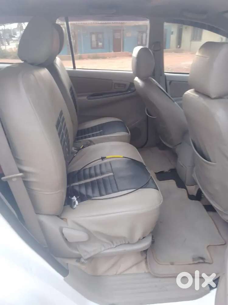 Toyota Innova 2.5 G Diesel  2010 Model  7-seater