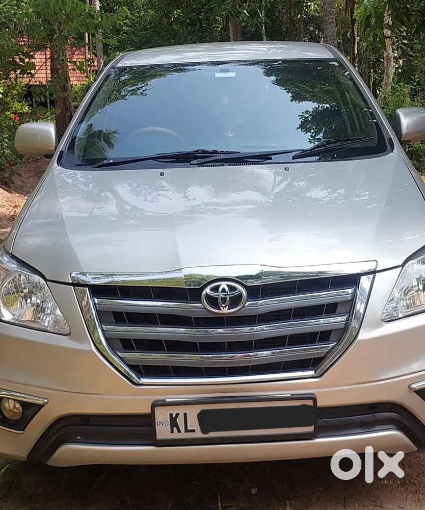 Toyota Innova 2015