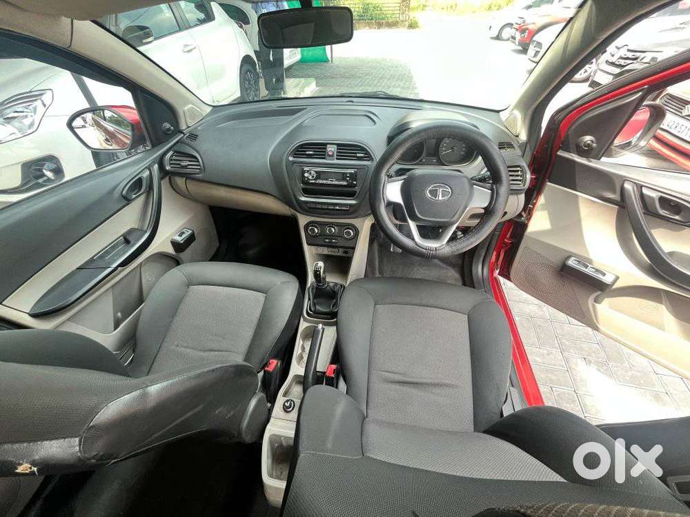 Tata Tiago, 2017, Petrol