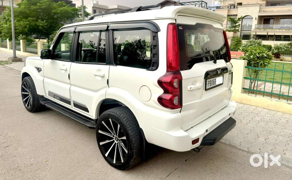 Mahindra Scorpio Classic 2.2 S 11 Mt 7 Str, 2023, Diesel