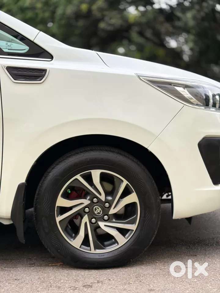Toyota Innova Crysta [2020-ongoing] 2.4 Vx 7 Str, 2022, Diesel