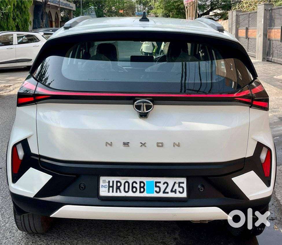 Tata Nexon Creative Plus 1.2 Revotron Petrol 6 Mt, 2023, Petrol
