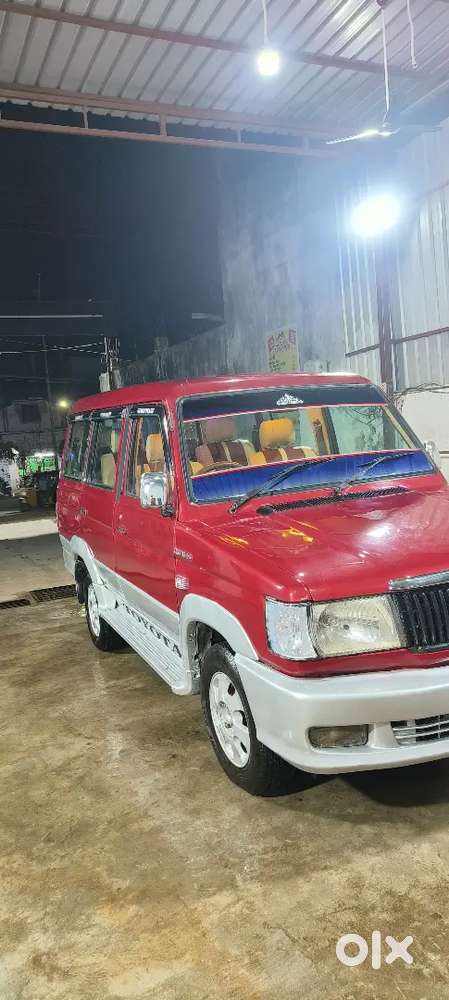 Toyota Qualis 2004 Diesel Well Maintained