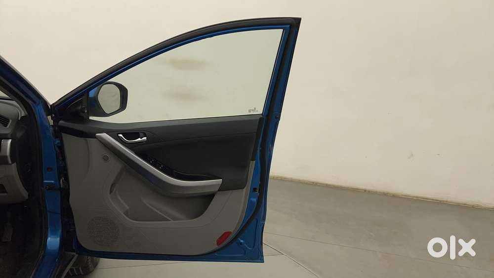 Tata Nexon 1.2 Revotron Xz Plus Dual Tone, 2017, Petrol