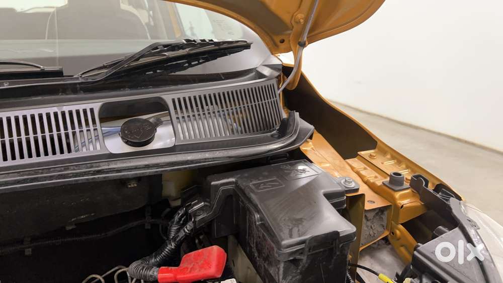 Renault Triber Rxz, 2023, Petrol