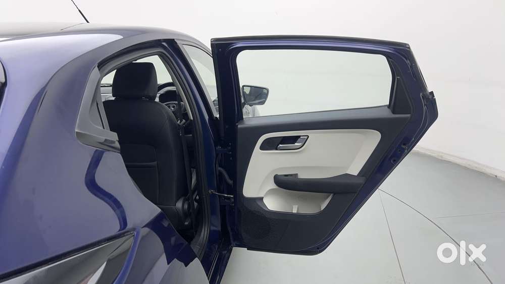 Tata Altroz 1.2 Xza Plus, 2022, Petrol