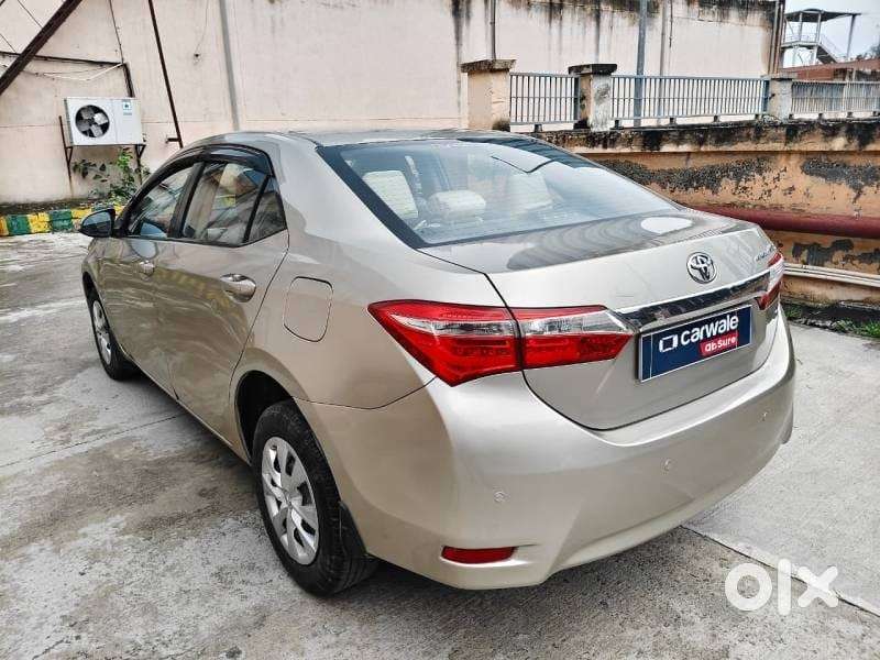 Toyota Corolla Altis 1.8 J, 2016, Petrol