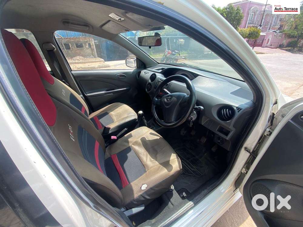 Toyota Etios Liva 2013-2014 G, 2012, Petrol