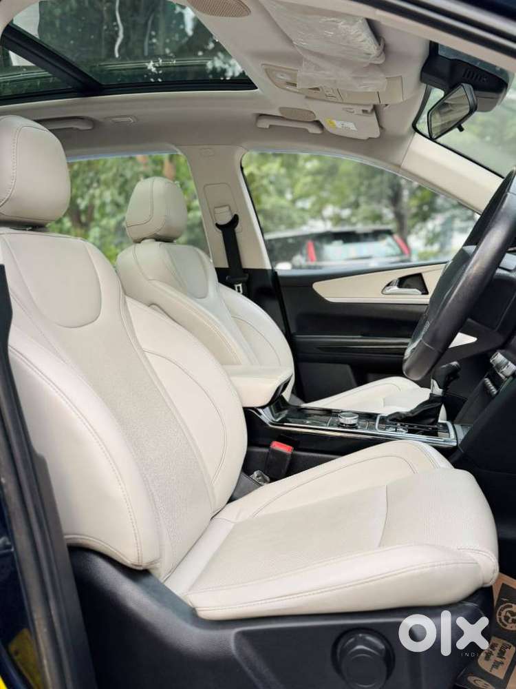 Mahindra Xuv700 Ax7 Luxury Pack Awd, 2022, Diesel