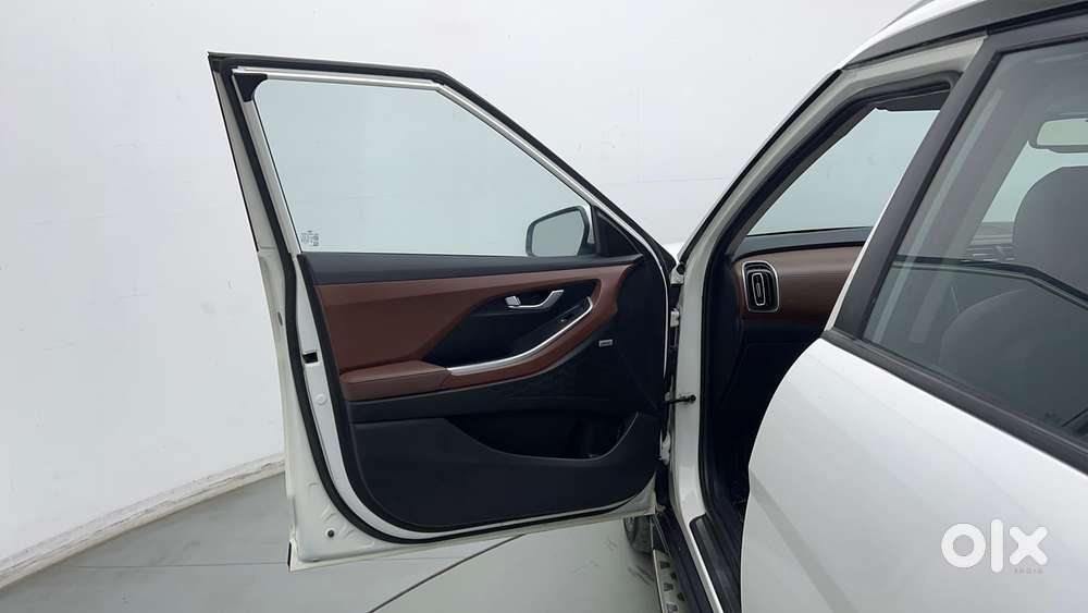 Hyundai Alcazar 1.5 Tdct Signature (o) 7s Petrol, 2023, Petrol