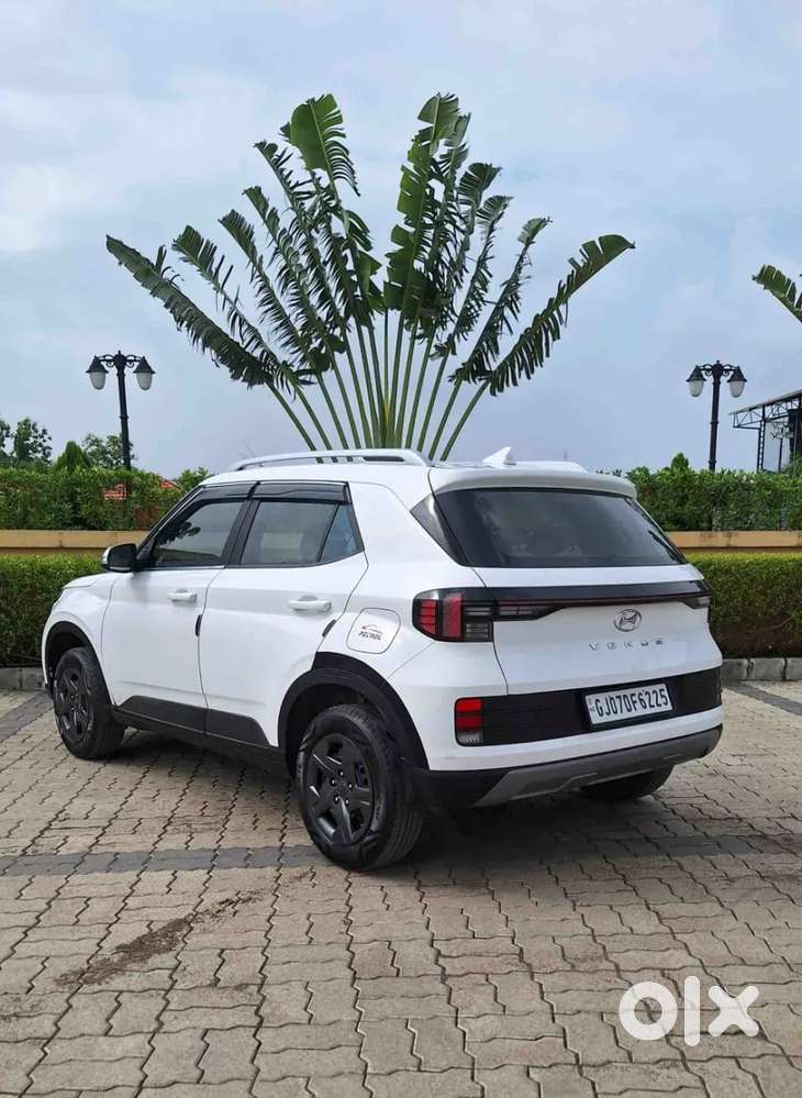 Hyundai Venue 1.2 S (o), 2023, Petrol