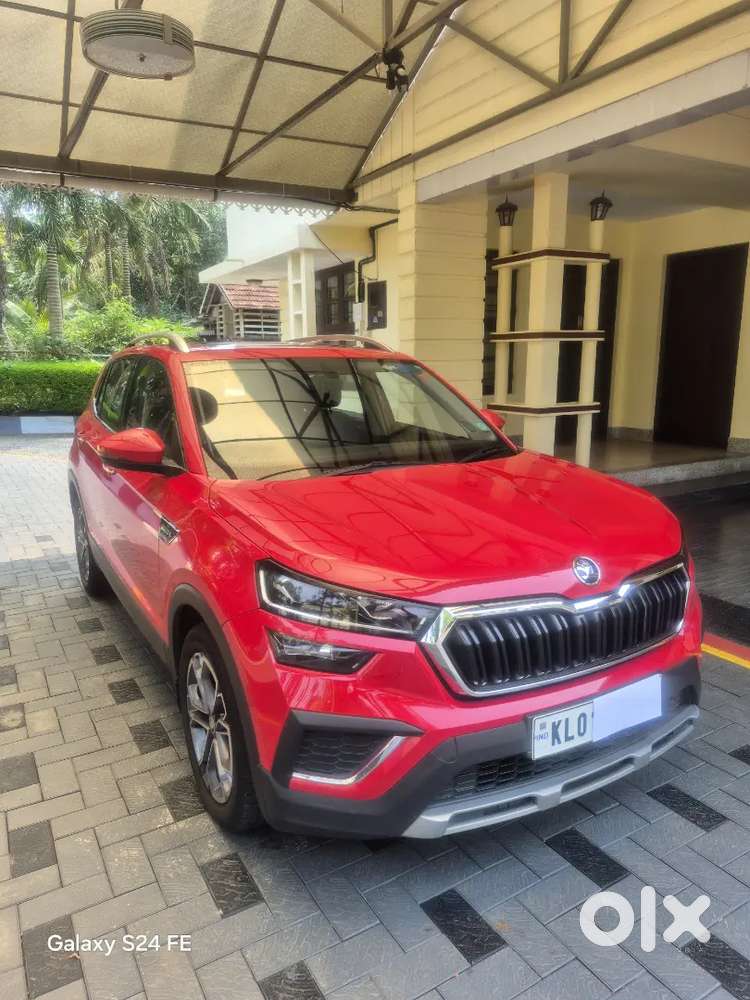 Skoda Kushaq 2022 Top End Model,warranty Upto 2028,new Battery,neat