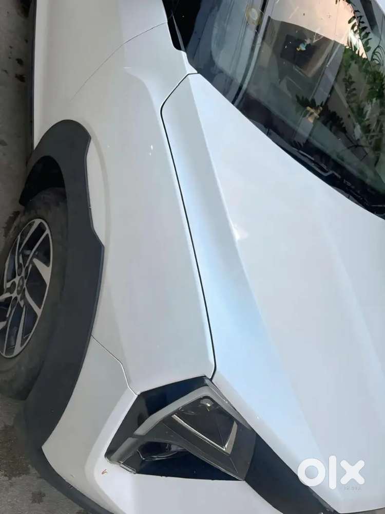 Mahindra Xuv 3xo 2025 Petrol 20003 Km Driven