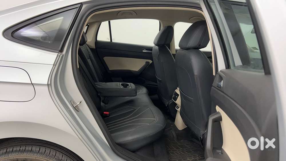 Skoda Slavia Ambition 1.0l Tsi At, 2022, Petrol