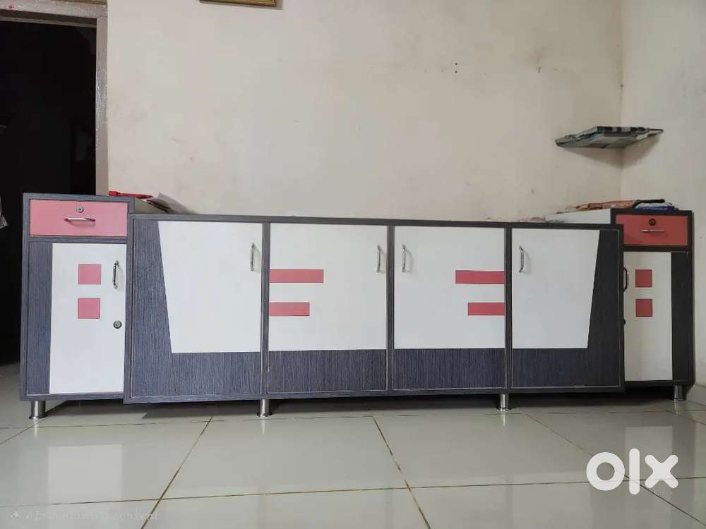 Tv showcase in good condition and new disk break cycle for sale
