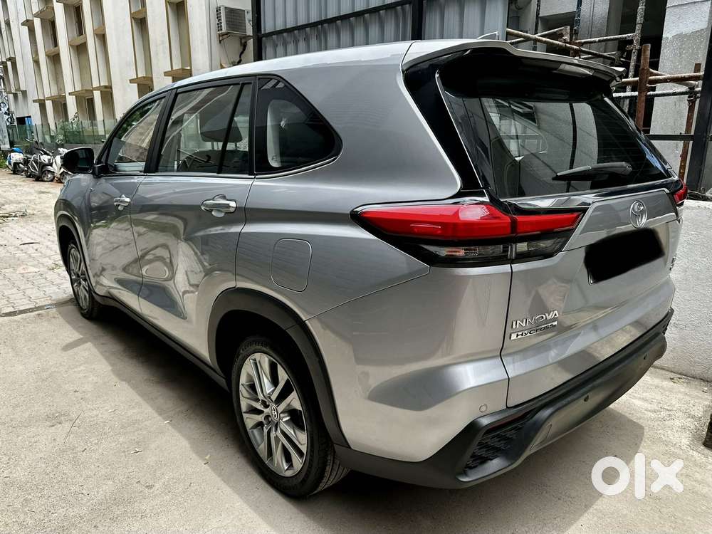 Toyota Innova Hycross 2.0 Zx (o) Hybrid 7 Str, 2025, Petrol