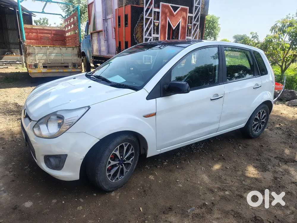 Ford Figo Petrol+ Cng 2014