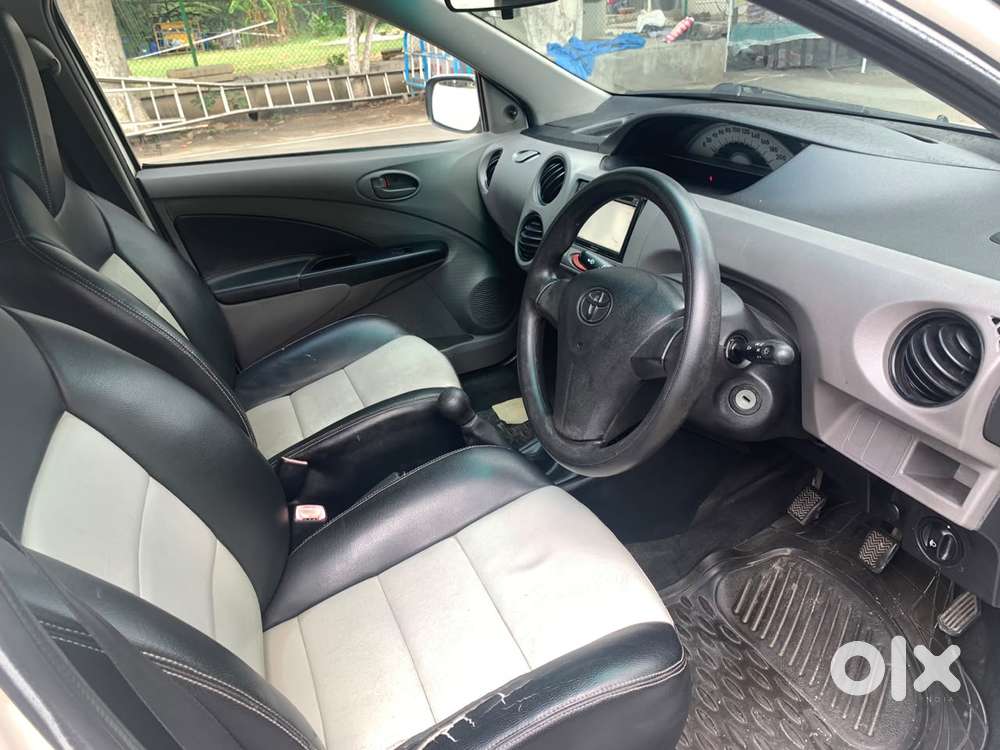 Toyota Etios Liva G, 2011, Petrol