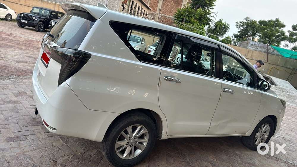 Toyota Innova Crysta 2016