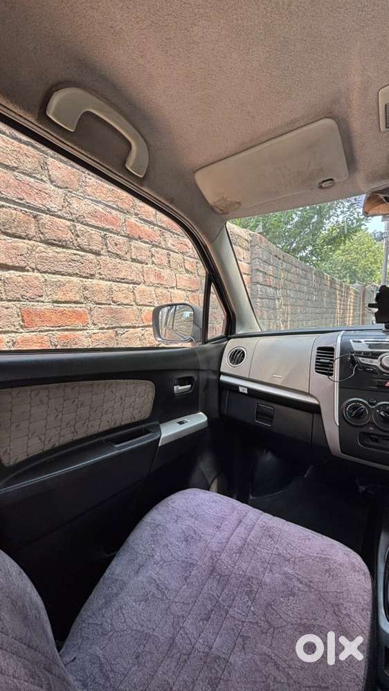 Maruti Suzuki Wagon R 1.0 - Top Model Petrol Well Maintained