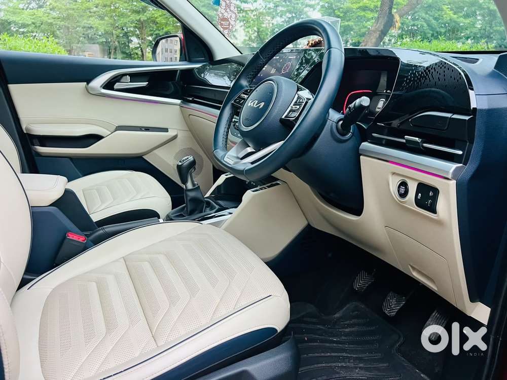 Kia Carens 1.4 Luxury 7 Str, 2022, Petrol