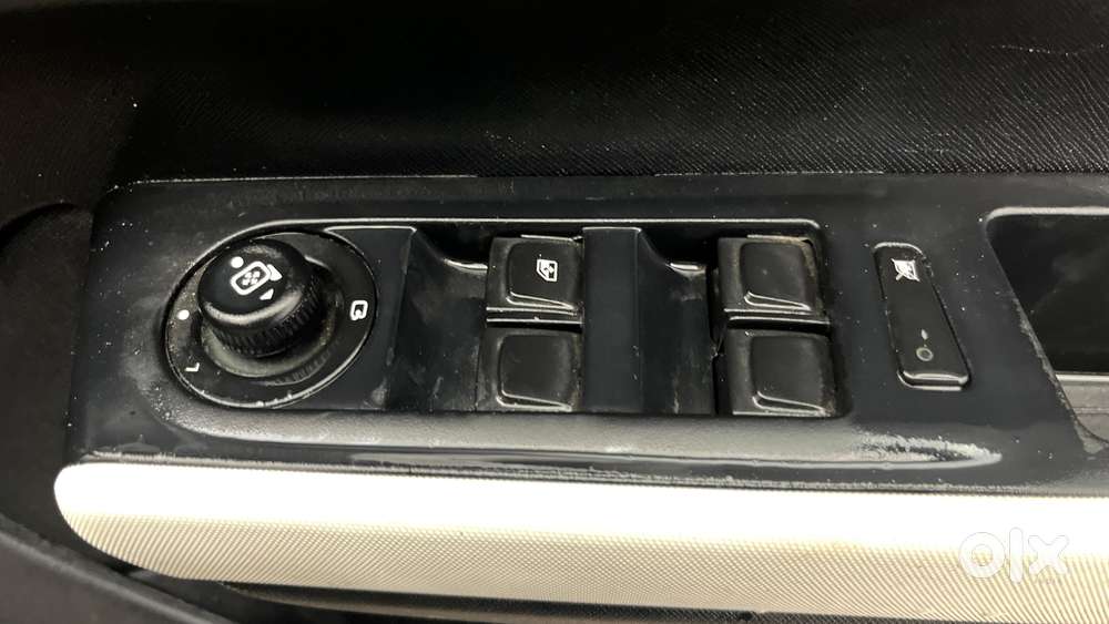 Tata Punch 1.2 Revotron Creative Amt Dual Tone, 2022, Petrol