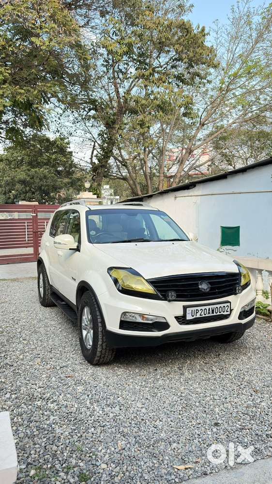 Mahindra Rexton 2016