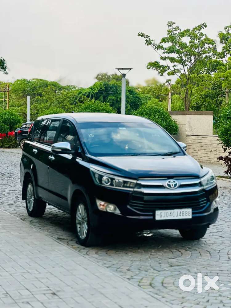 2016 Toyota Innova Crysta डीज़ल मैनुअल