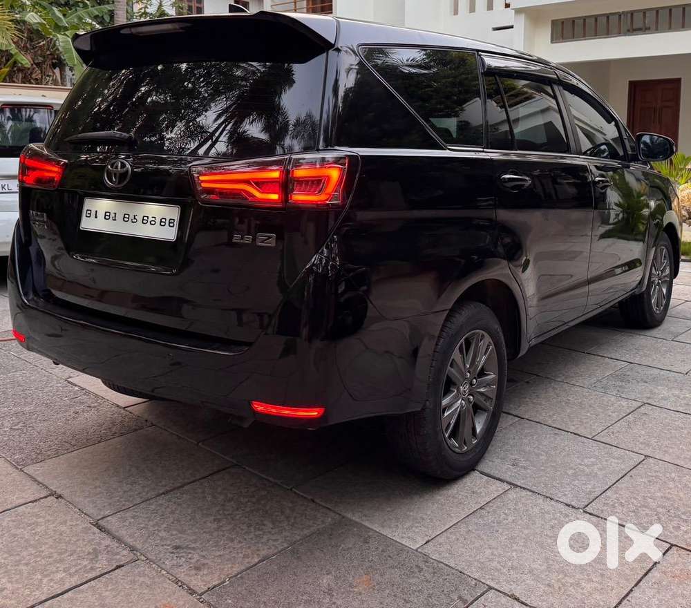 Toyota Innova Crysta 2016 Diesel Well Maintained