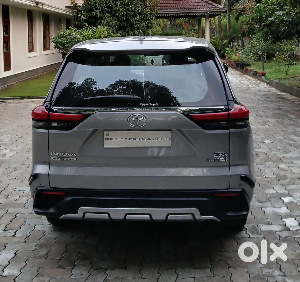 Toyota Innova Hycross 2023 Zx(o)