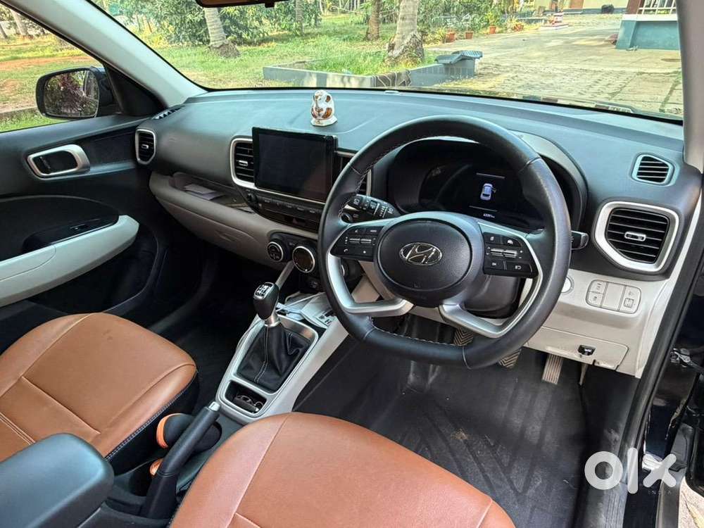 Hyundai Venue 2023 Diesel Well Maintained