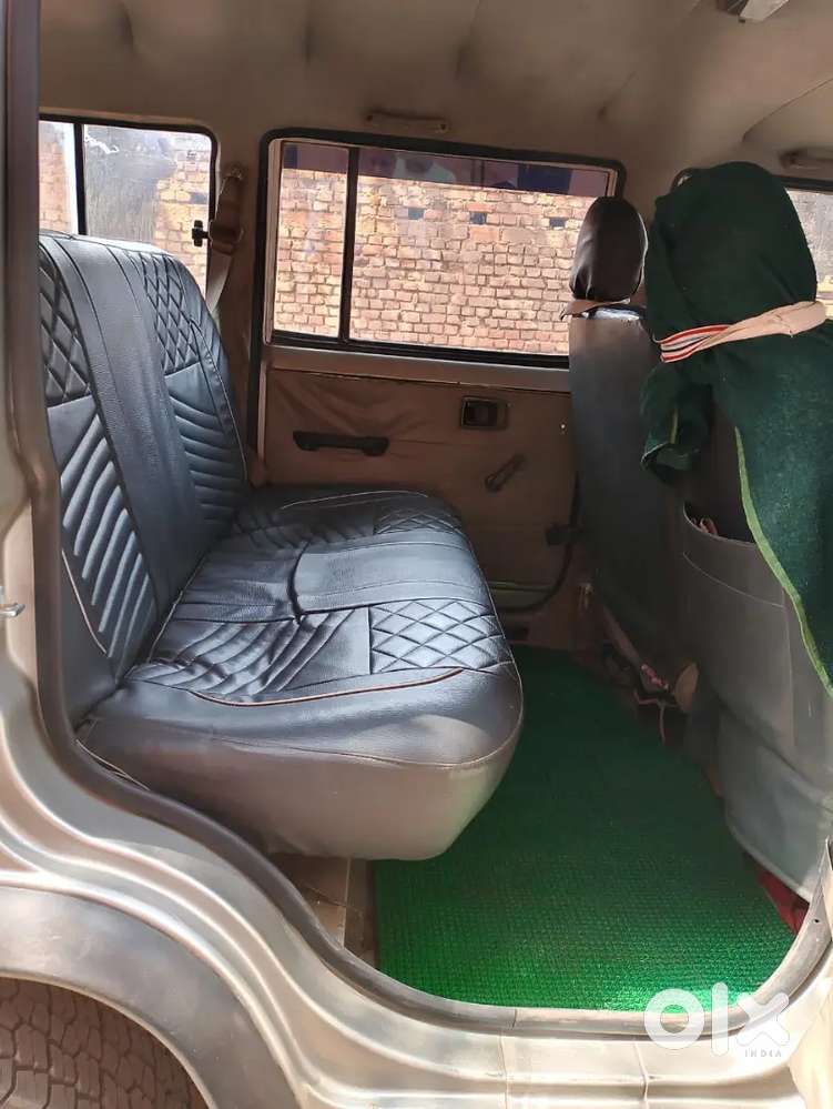 Mahindra Bolero Diesel Automatic 2014 Silver