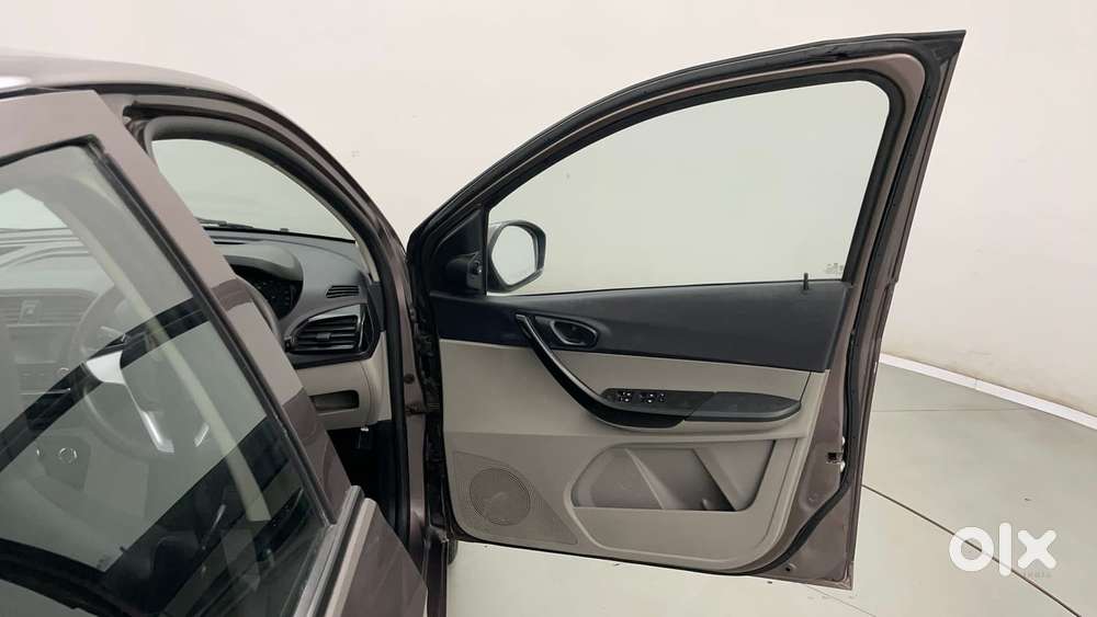 Tata Tiago 1.2 Revotron Xt, 2017, Petrol