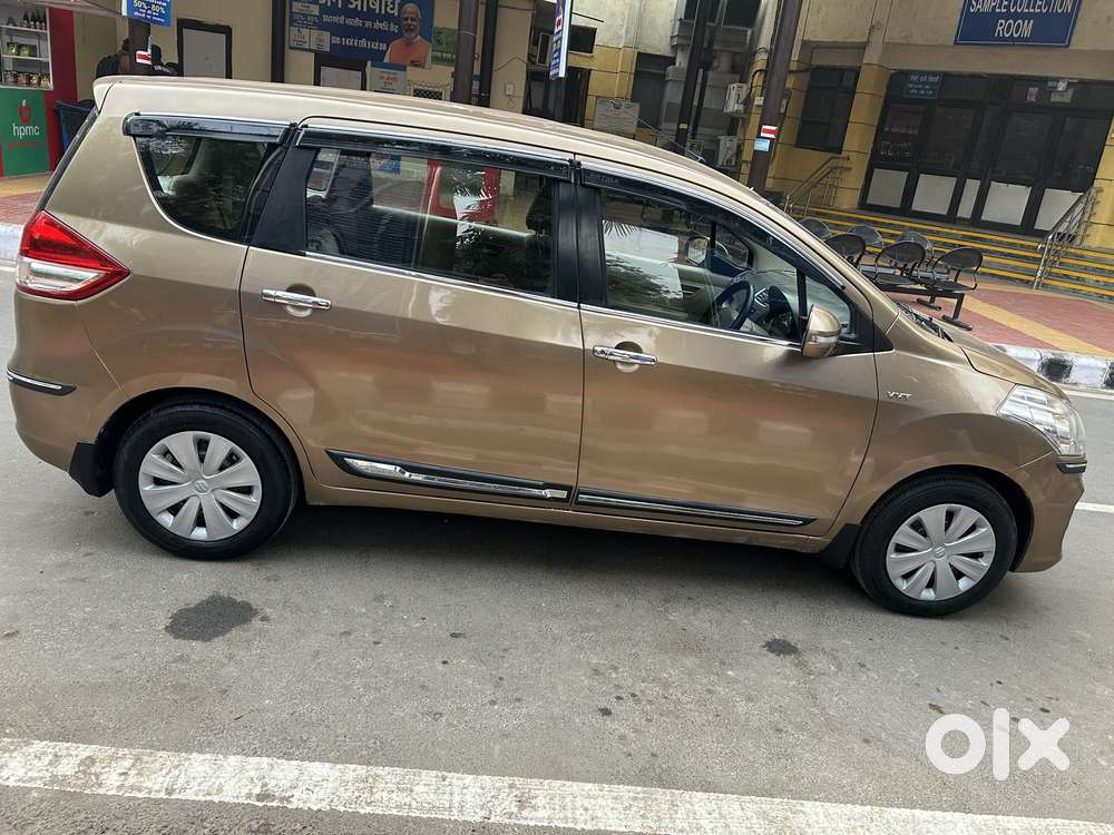 Maruti Suzuki Ertiga Vxi At Petrol, 2015, Petrol