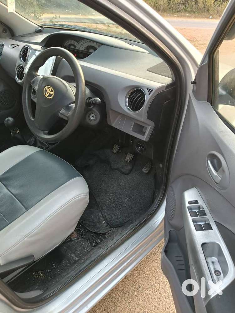 Toyota Etios Liva 2011-2012 V, 2011, Petrol
