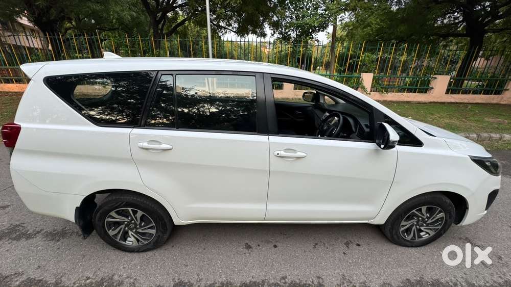 Toyota Innova Crysta [2020-ongoing] 2.4 Gx 7 Str, 2022, Diesel