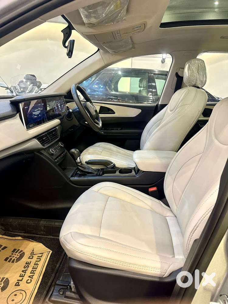 Mahindra Xuv700 2.2 Ax 5 Diesel At 7 Str, 2023, Diesel