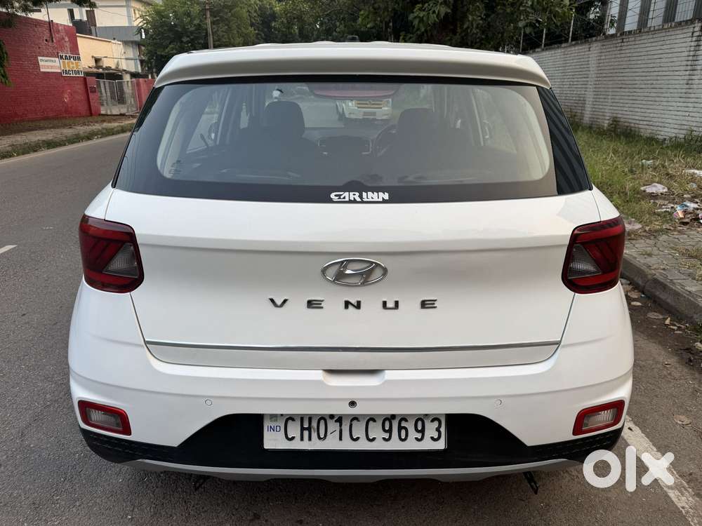 Hyundai Venue E, 2021, Petrol