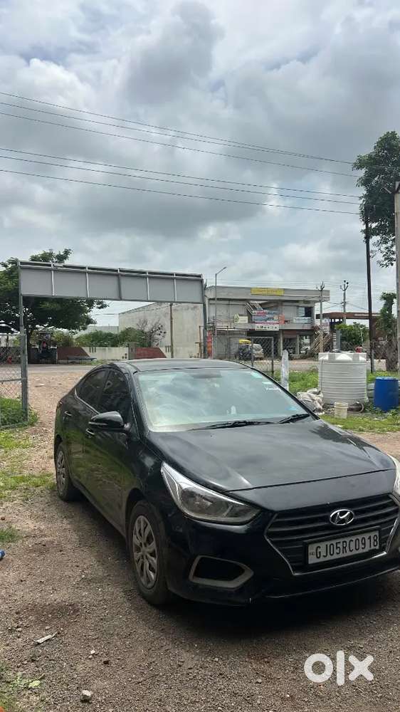 Hyundai Verna 1.6 Crdi 2017 Diesel Engine Black Color