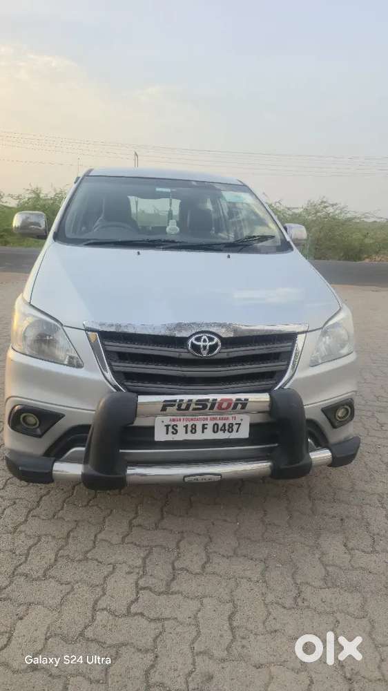 Toyota Innova 2013 Diesel 295000 Km Driven