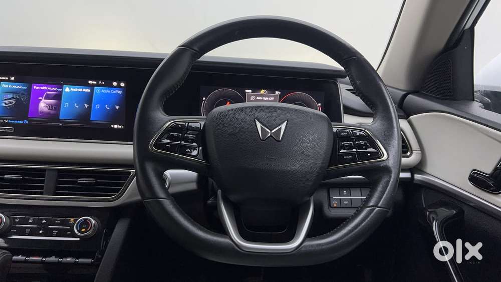 Mahindra Xuv700 2.0 Ax 7 Petrol At Str, 2024, Petrol